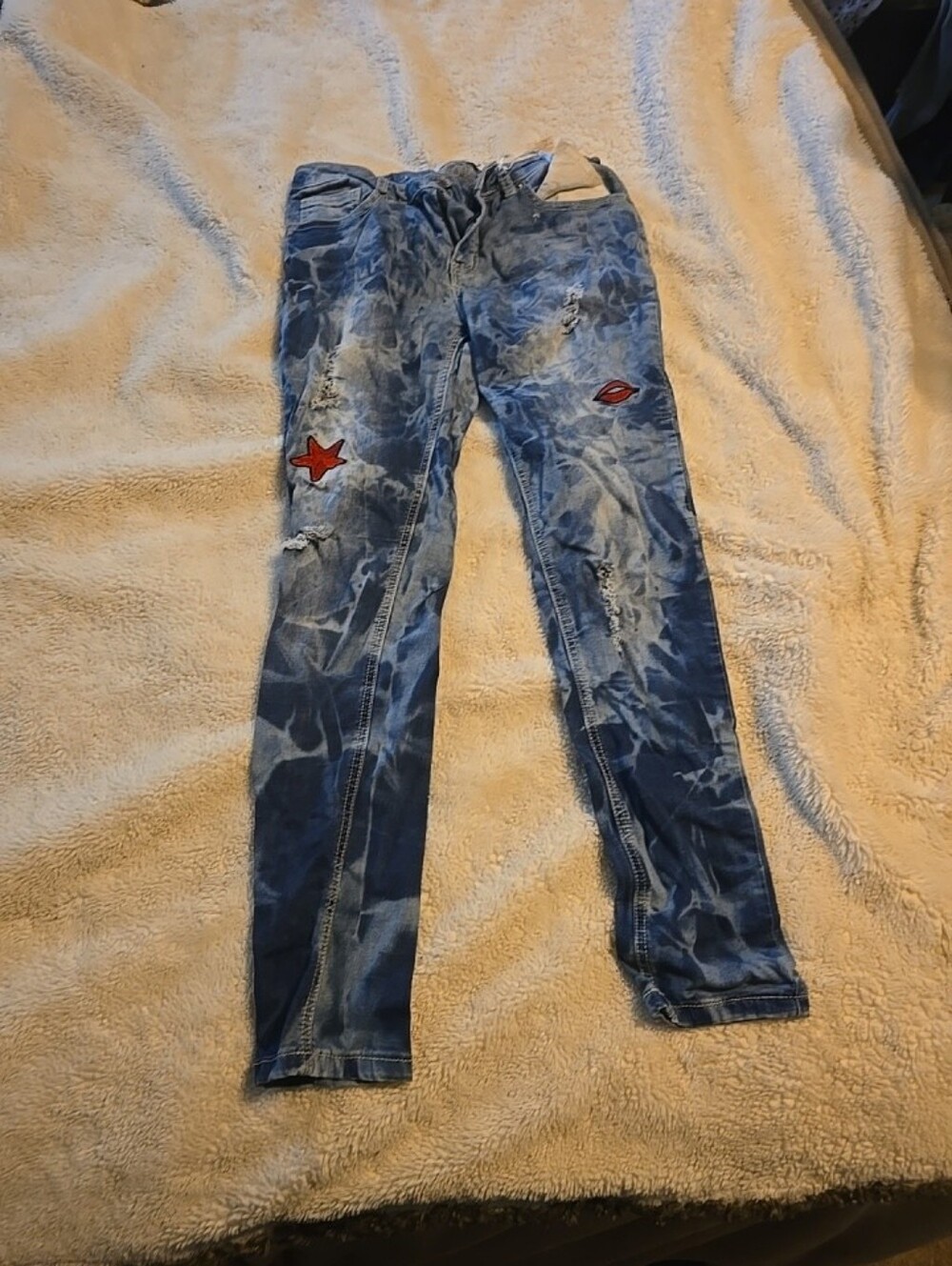 081126 Women’s Stylish Blue Distressed Print Leggings With Graphics, Size 7 box
